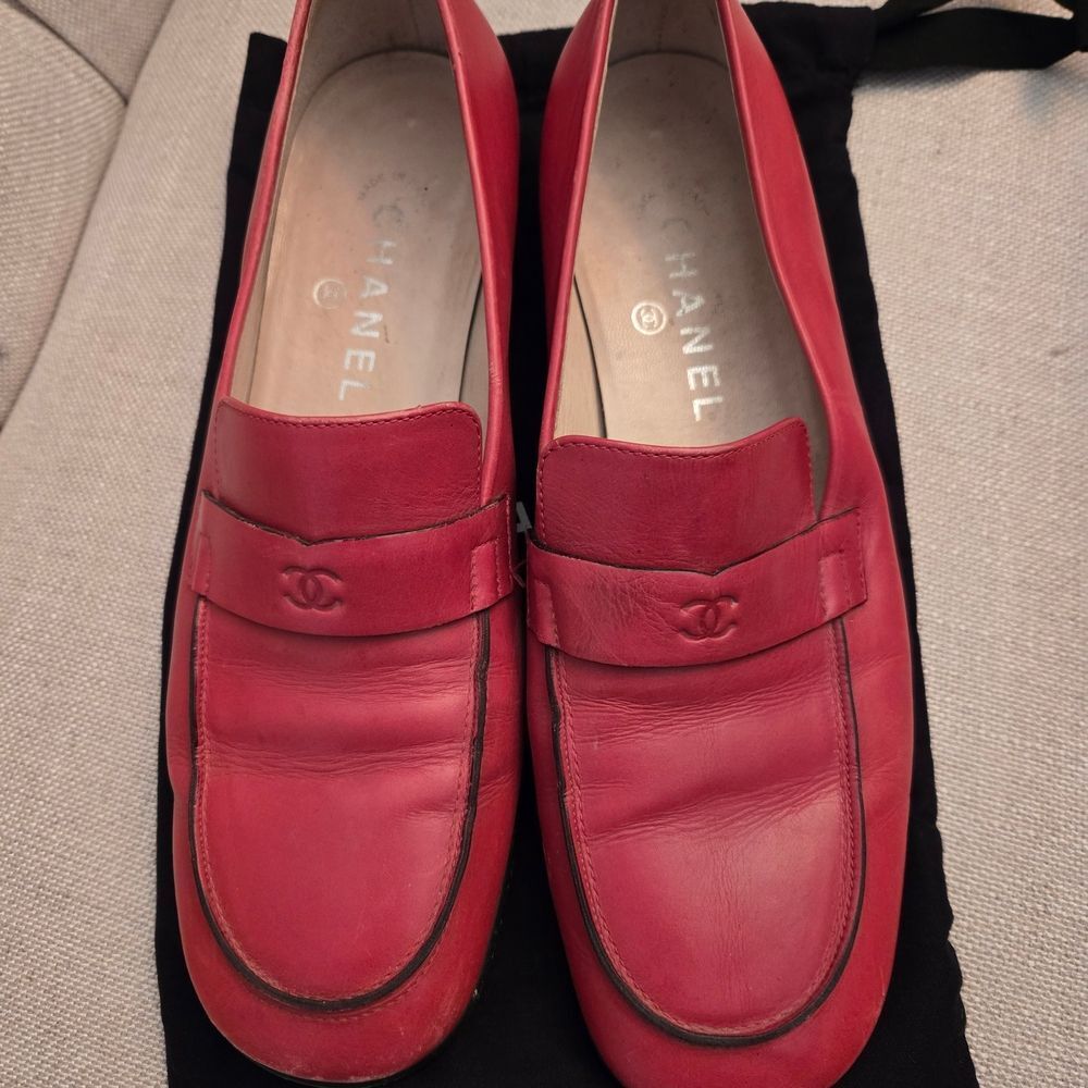 Authentic Chanel Vintage Red Calfskin Leather Loafers Shoes Size 38